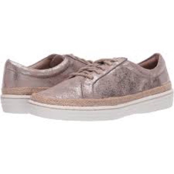 New!! Women’s Clarks Marie Mist Pewter Sneaker Size 9.5m